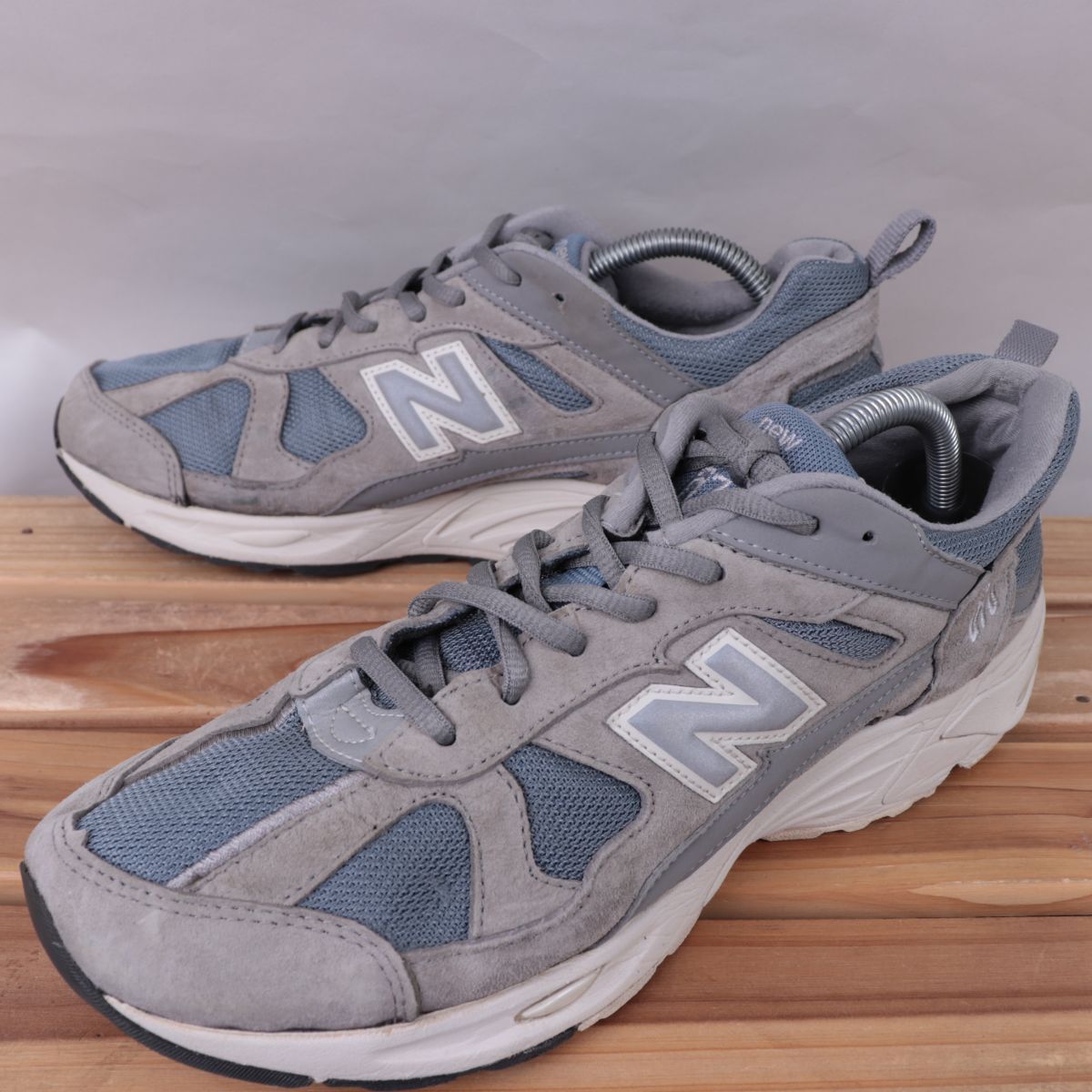 z2201【878】ニューバランス US9 27.0cm/グレー 灰 ブルーグレー newbalance メンズ スニーカー 中古拍卖