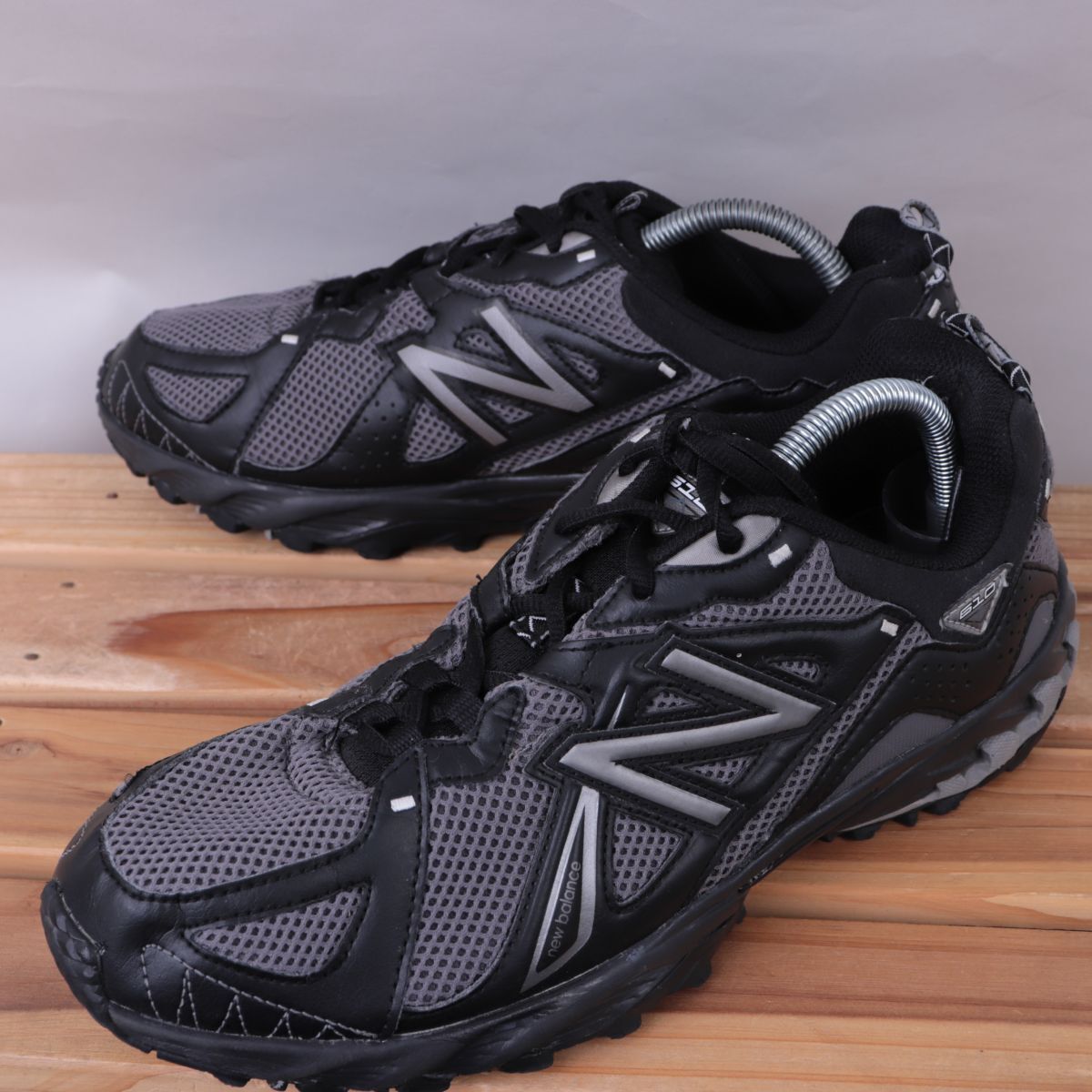 z2193【610】ニューバランス US9 27.0cm/灰 グレー 黒 シルバー newbalance メンズ スニーカー 中古拍卖