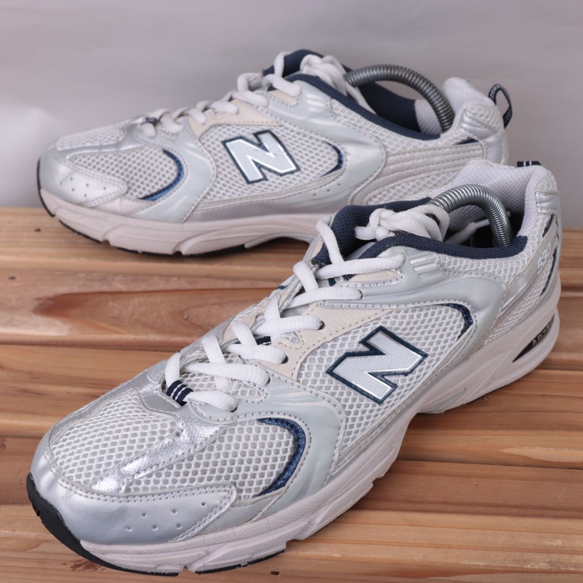 z2194【530】ニューバランス US9.5 27.5cm/白 ホワイト シルバー ライトグレー 紺 newbalance メンズ スニーカー 中古拍卖