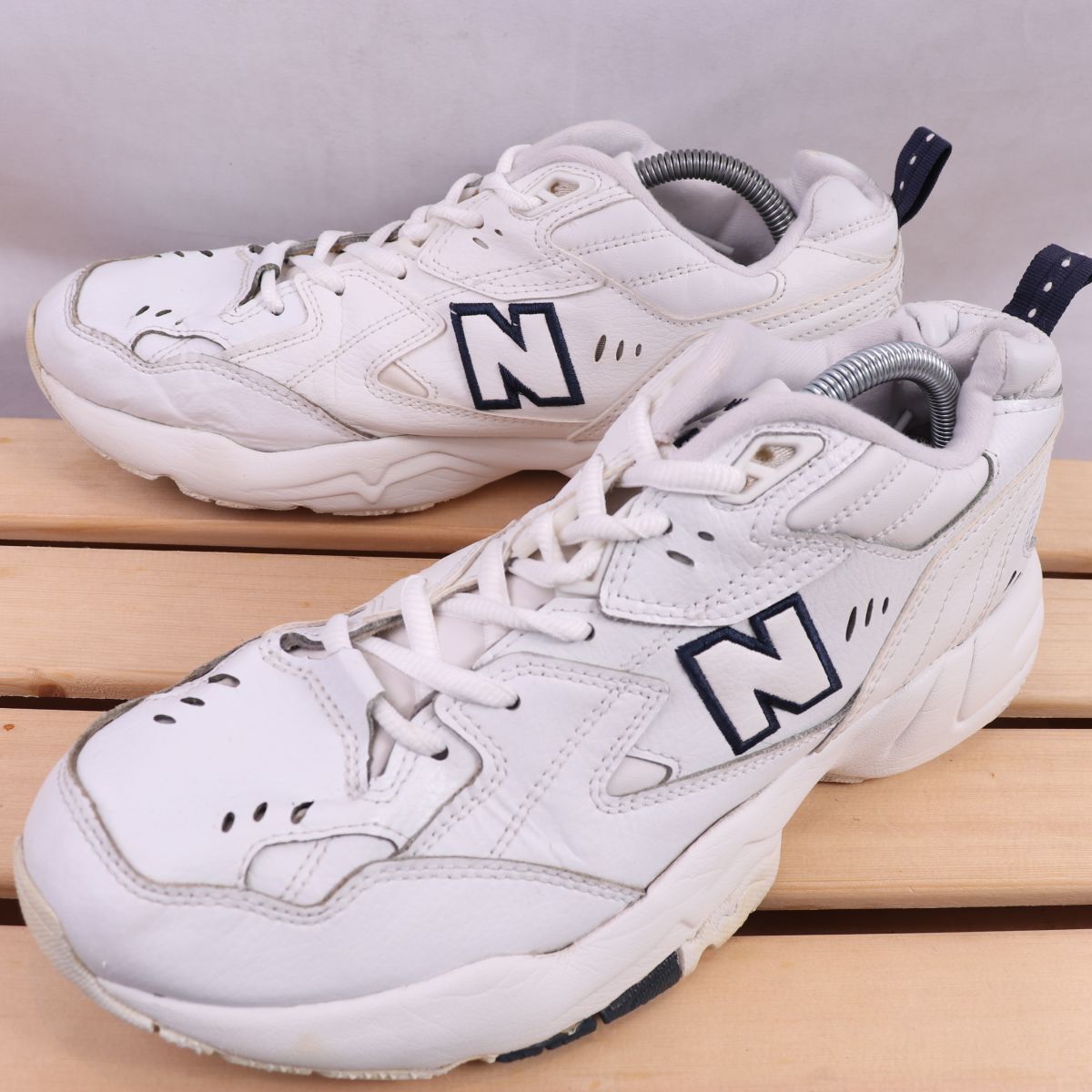 z2339【608】ニューバランス US10 28.0cm/白 ホワイト 紺 ネイビー newbalance メンズ スニーカー 中古拍卖