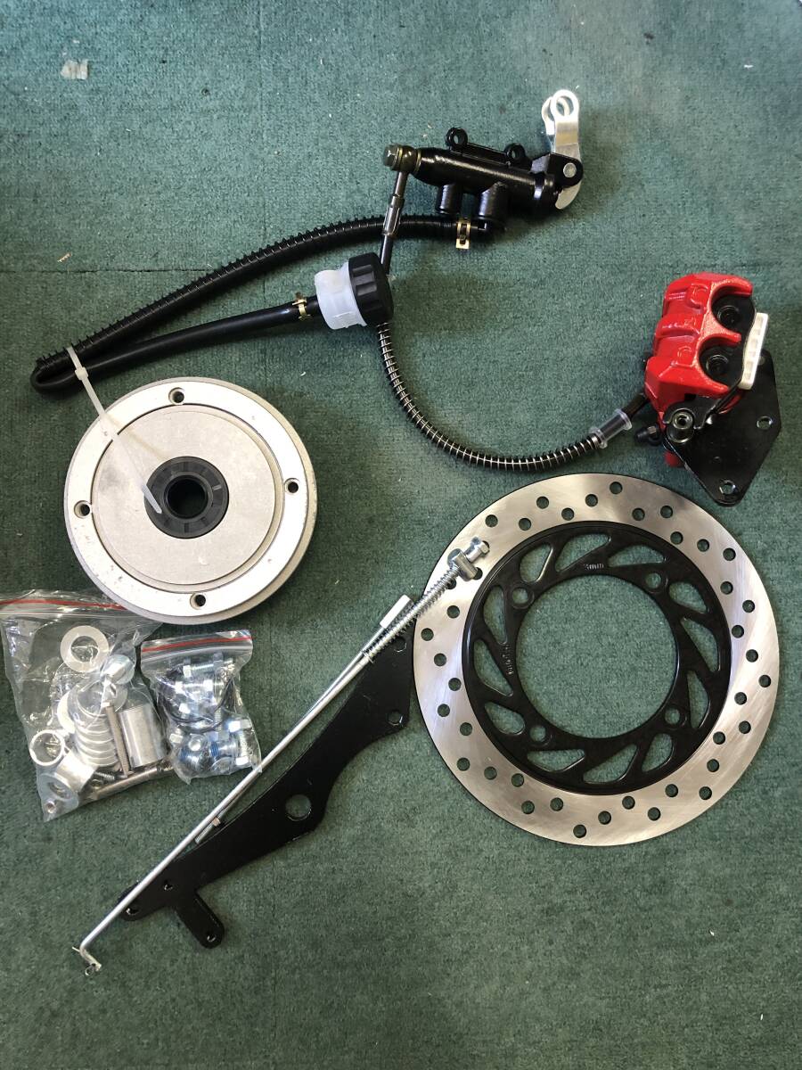 国内発送!アウトレット汎用 リアディスク化キット 赤13cm 新品未使用品 FTR cb223 cb125t cb125t など ドラム径13cm の車種に拍卖