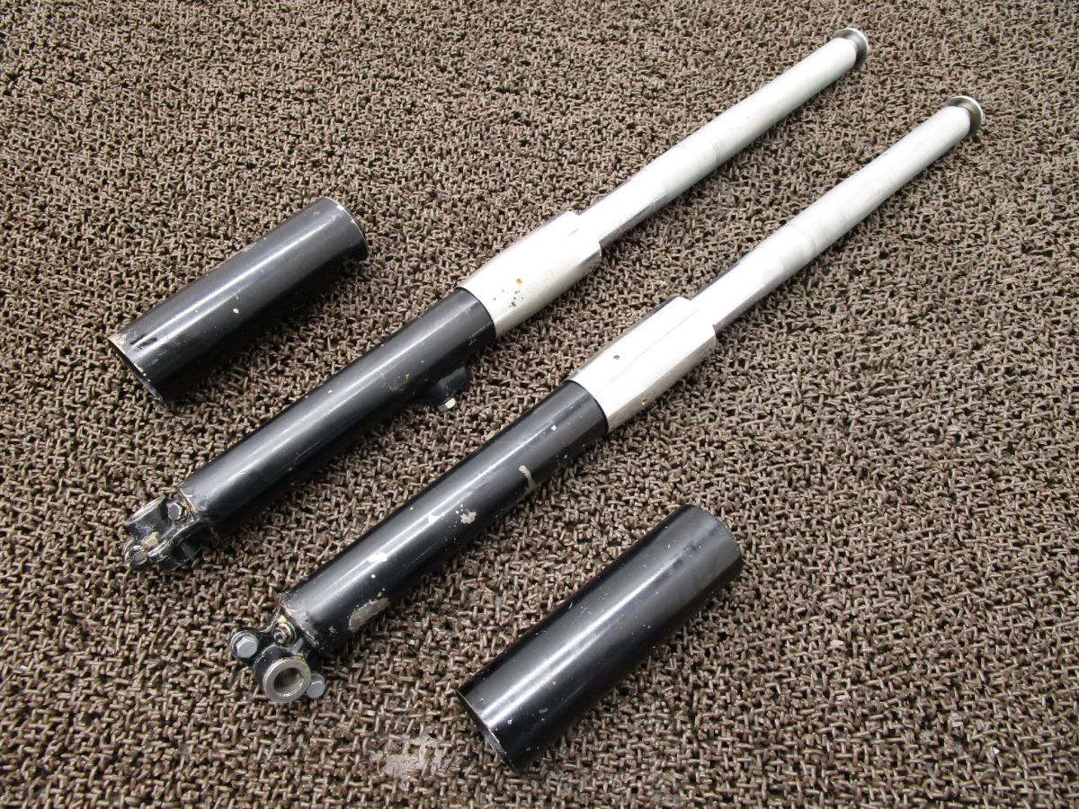 CBM72 フロントフォーク カバー □A5823!CBM72 ホンダ 【 CBM72E 】 ドリーム キャブ車 TYPE2拍卖