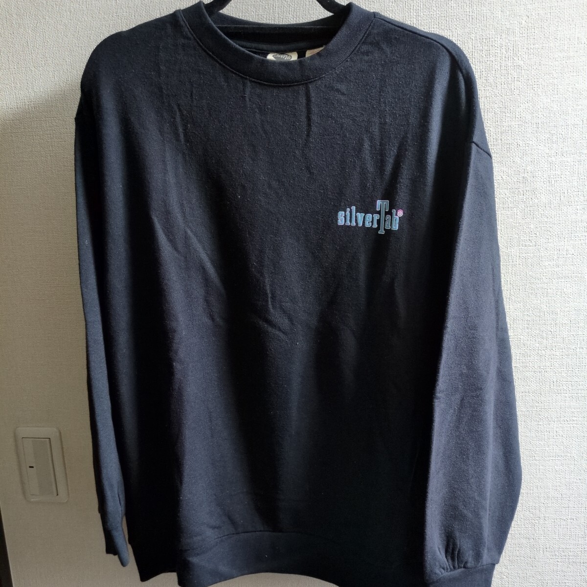タグ付き商品 リーバイス Levis シルバータブ ロゴトレーナー レディースLサイズ ブラック拍卖
