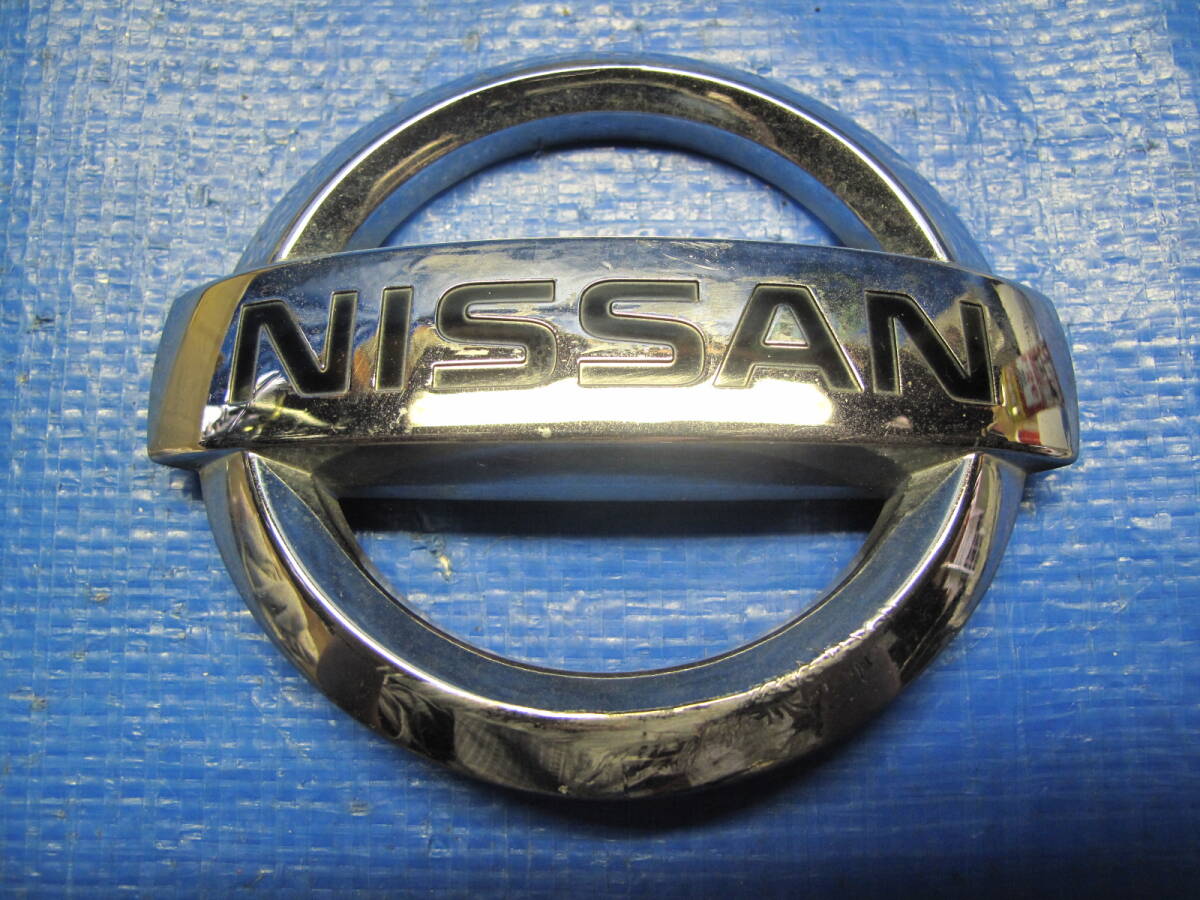 G 日産 車種不明 純正 フロント エンブレム 62890-3U0拍卖