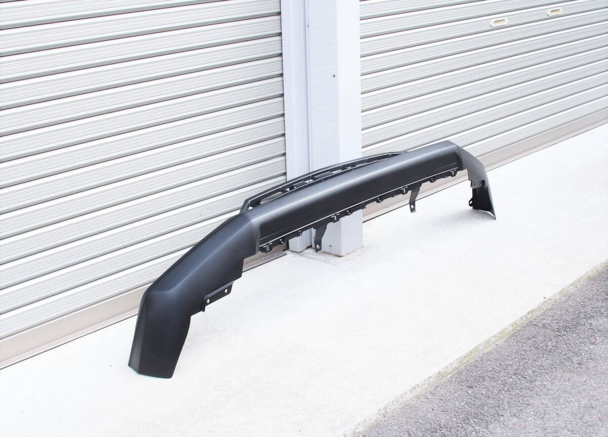 ダイハツ ロッキー フロントバンパーのアンダーリップのみ拍卖