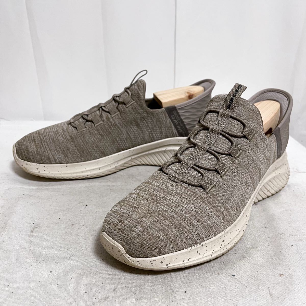 和840★ SKECHERS Hands Free Slip-ins スケッチャーズ ハンズフリー スリップインズ スリッポン シューズ 26 ベージュ メンズ拍卖
