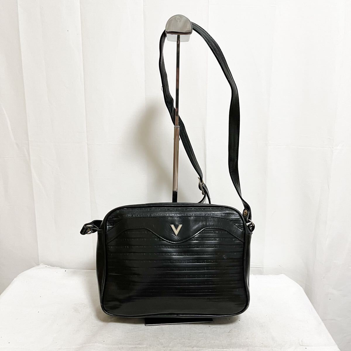 和842★ イタリア製 MARIO VALENTINO マリオ ヴァレンティノ ショルダーバッグ 斜めがけ ブラック メンズ拍卖