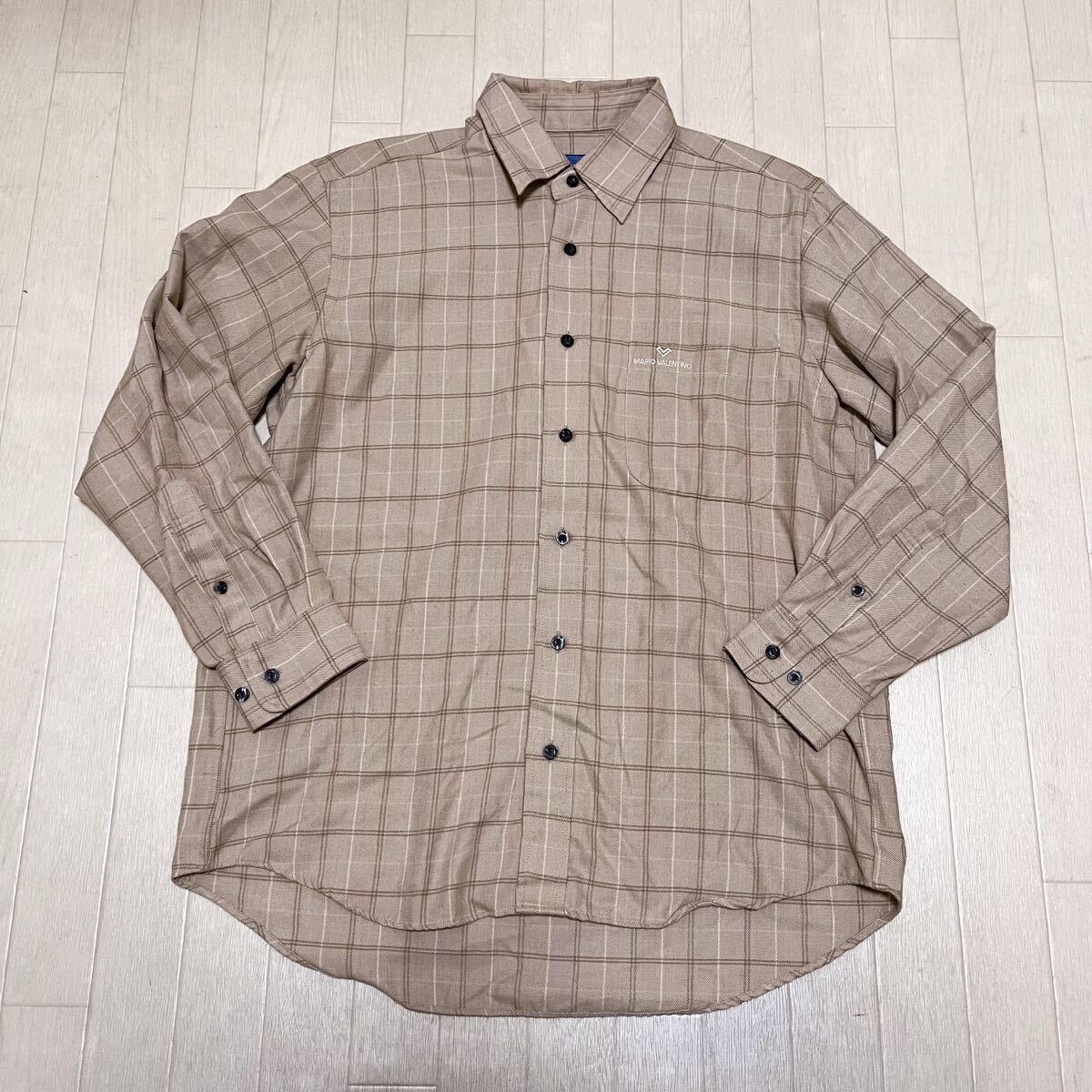 和848★ MARIO VALENTINO マリオヴァレンティノ 長袖 ボタンシャツ チェック 胸ポケット ロゴ刺繍 L ベージュ メンズ拍卖