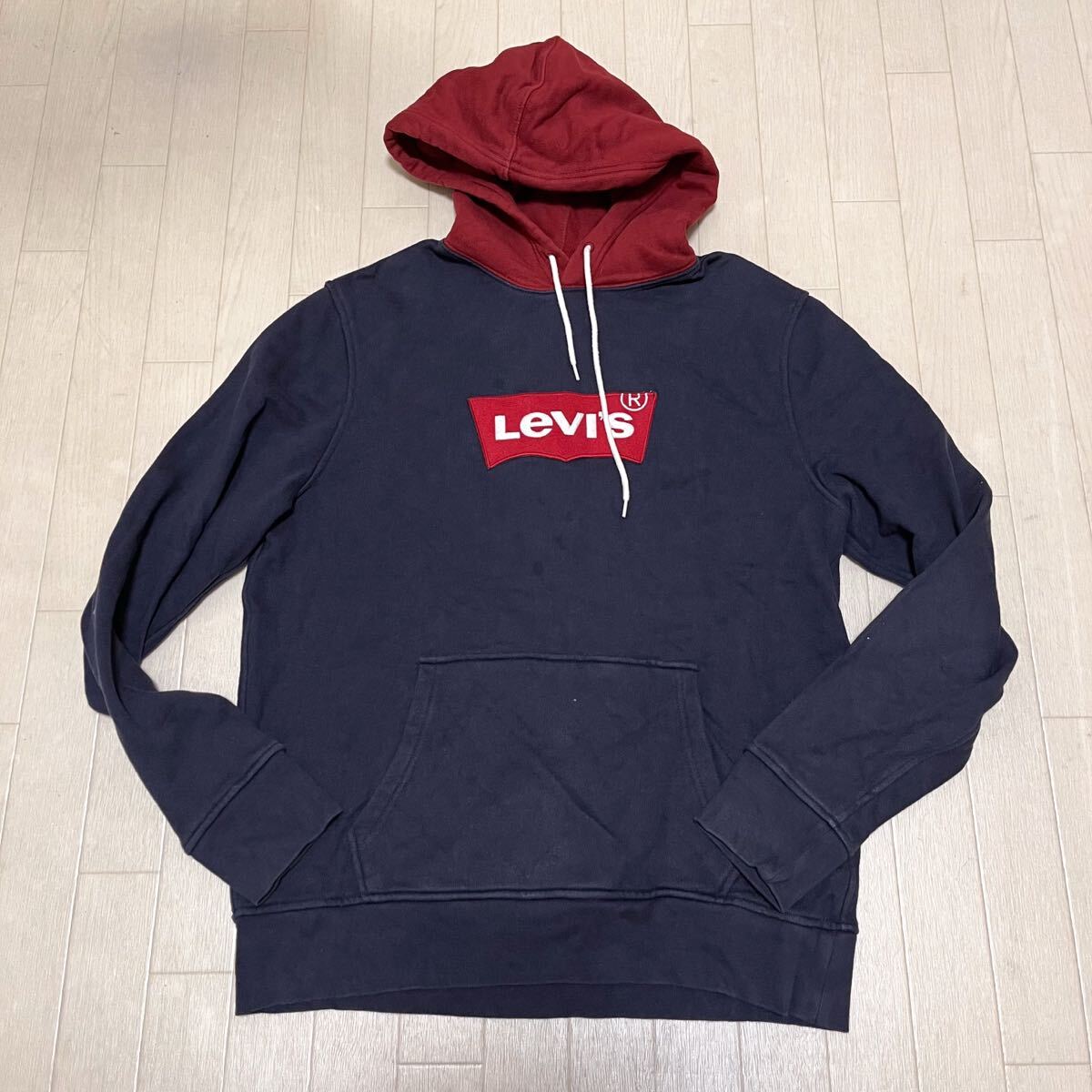和848★ Levi's リーバイス スウェット パーカー フーディ ロゴ刺繍 M ネイビー レッド メンズ拍卖