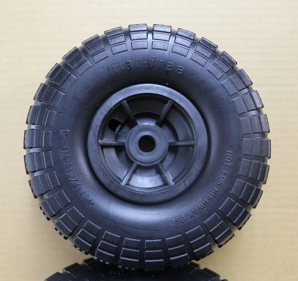 flat-free トランサム ボートドーリー用 4インチ タイヤ&ホイール パンクレス 4.10/3.50-4 1本 スペア シャフト径 17mm拍卖