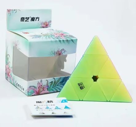 【Qiyi】透明なゼリーカラーキューブ Speedcube 2×2Pyramid マジックキューブ ルービック拍卖