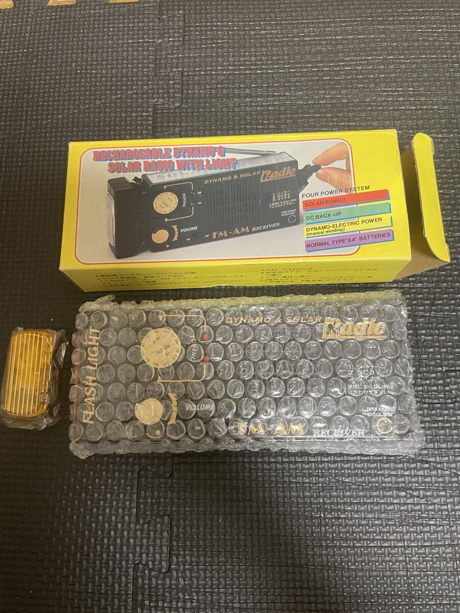 希少品 当時物 ヴィンテージ ラジオ ダイナモ&ソーラー FM/AM FLASH LIGHT 手回し 未使用品拍卖