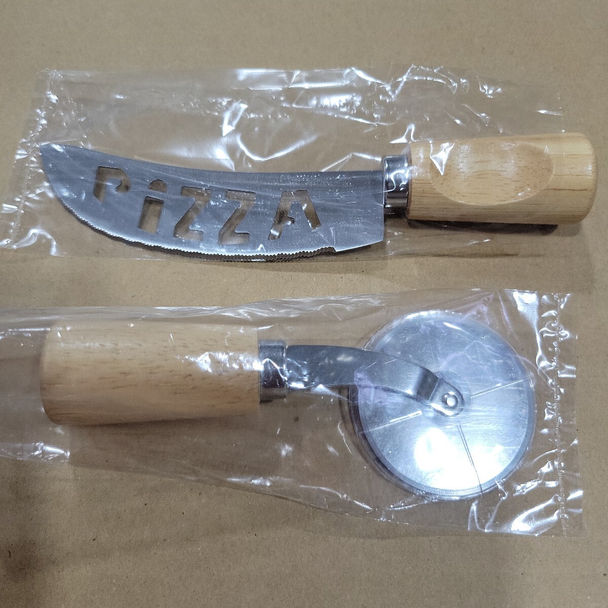 №9056 未使用 調理器具 ピザカッター 2種拍卖