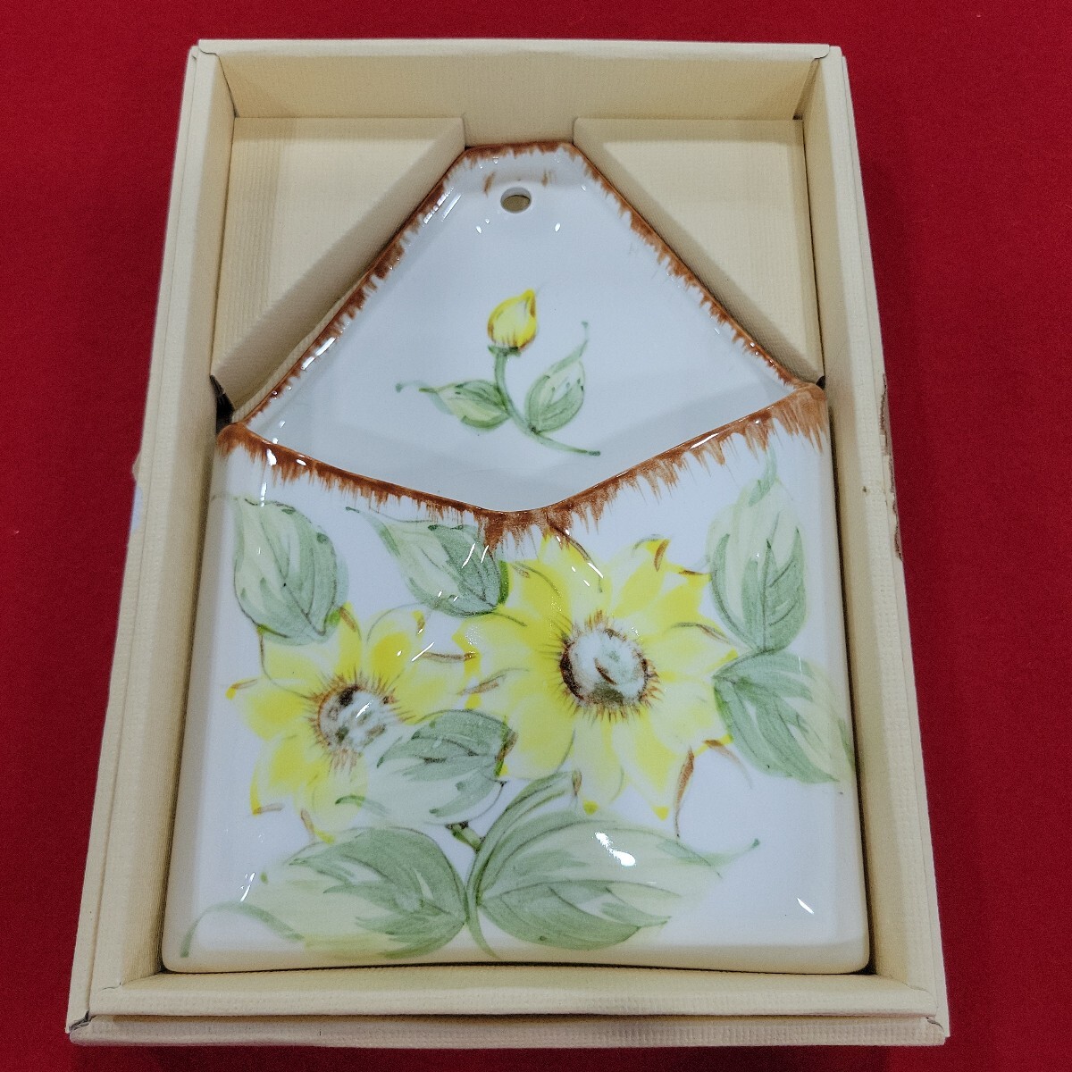 №9150 未使用 ビンテージ 陶器 レターラック 向日葵 花瓶としても可愛いよ!拍卖