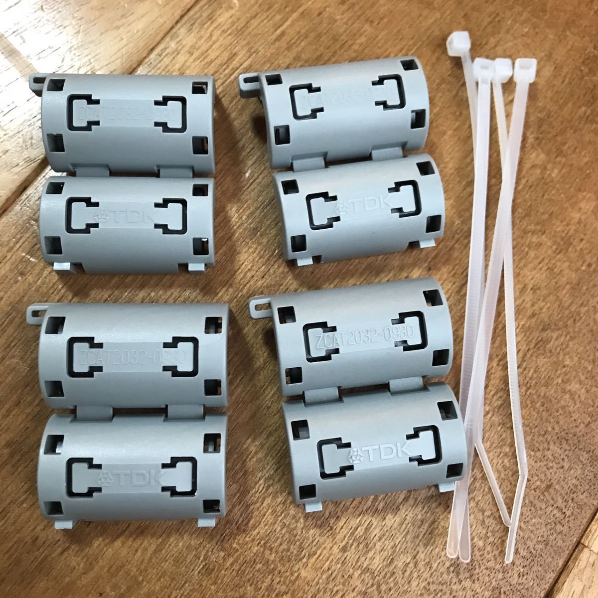 フェライトコア 分割タイプ ノイズ対策 EMC対策 ZCAT2032-0930 4個まとめて クランプコア TDK拍卖