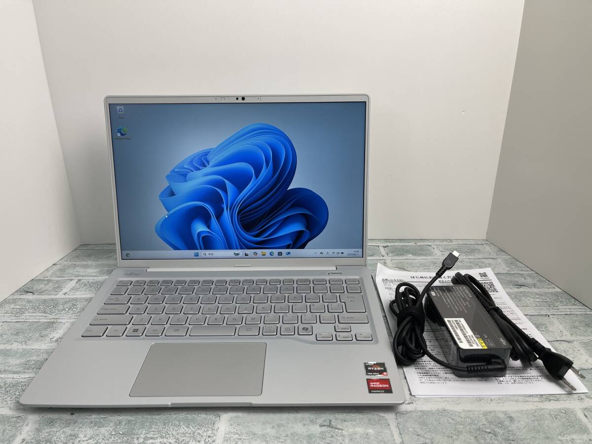 富士通 LIFEBOOK MH55/J3 2024年10月発表モデル AMD Ryzen 5 7520U メモリ16GB+SSD512GB 顔認証 タッチパネル 14.0型WUXGA Win11 N7J1134拍卖