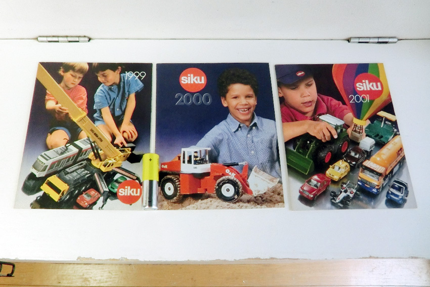 1999年 2000年 2001年 siku ミニカーカタログ 3冊セット シク ジクpennyマジョレットguisvalキドコEDOCAR拍卖