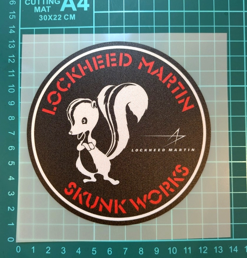 スカンクワークス トップガン アメリカ 航空機 車 ミリタリー ヘルメット バイク 車 ステッカー 防水シール 黒 赤 ダーク拍卖