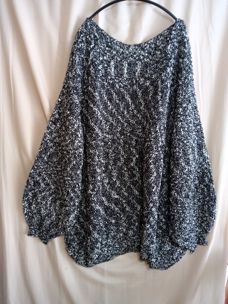 13271 ★★★ Chico Vネックゆったりニットワンピース 拍卖