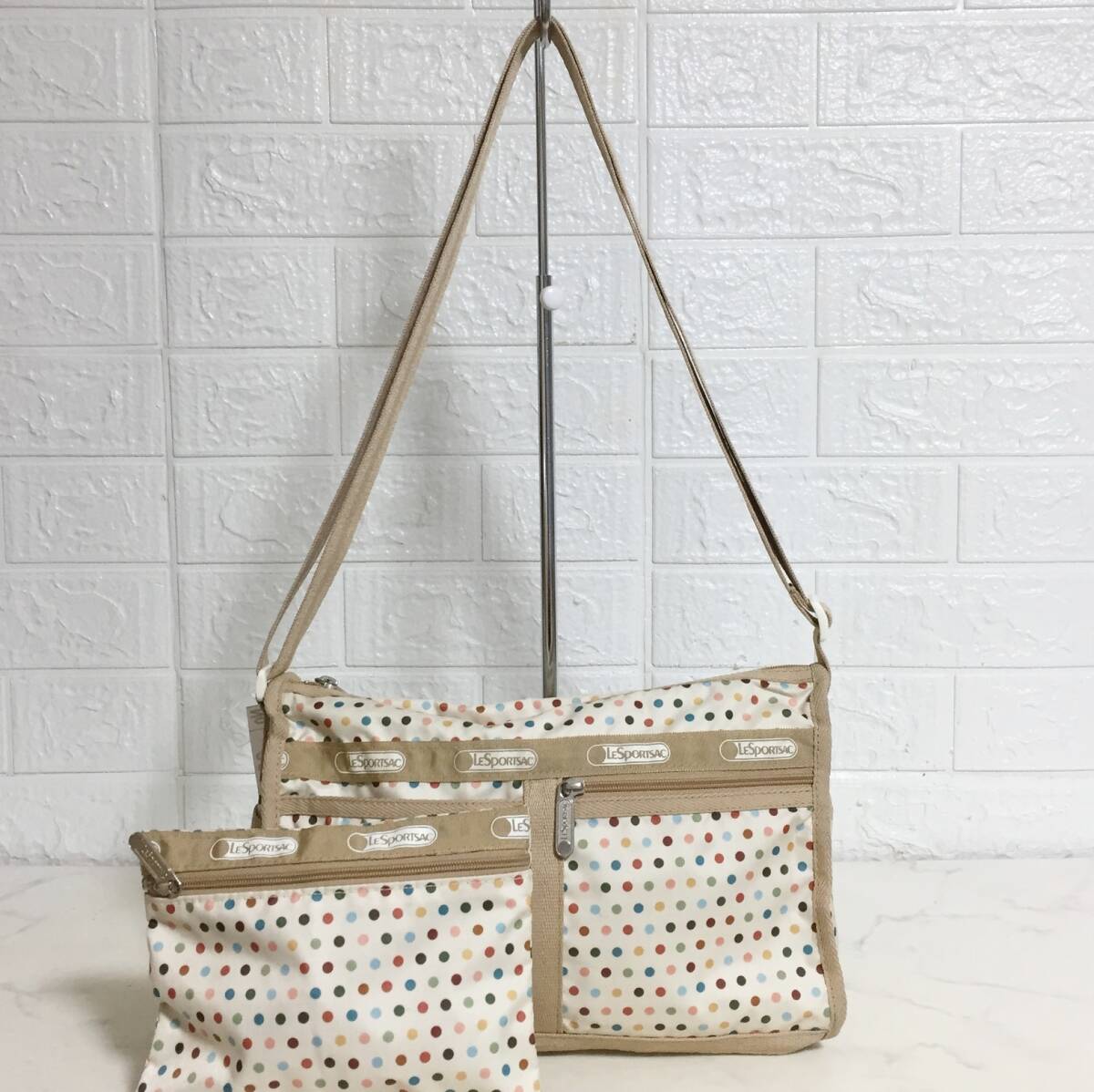 no38016 LeSportsac レスポートサック ナイロン 斜め掛けショルダー バッグ拍卖