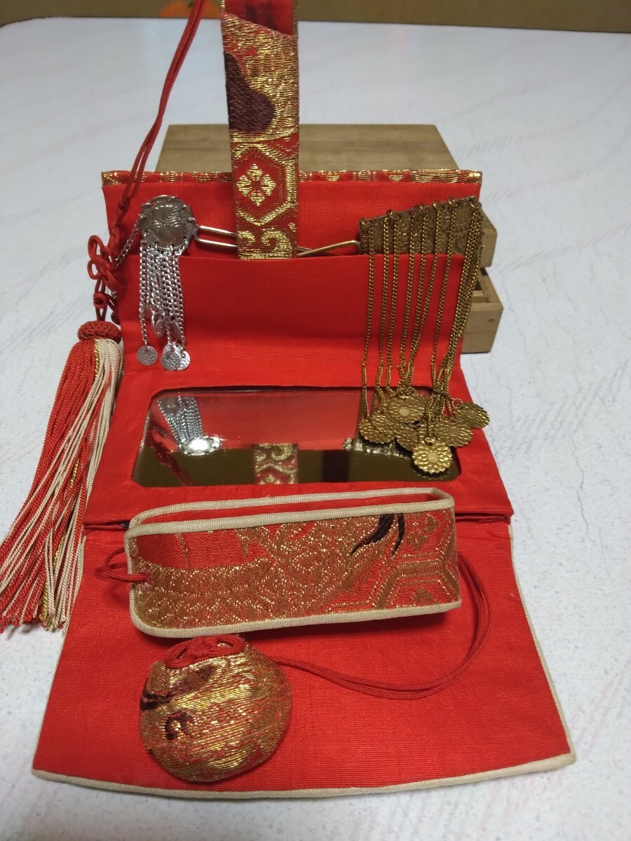 アンティーク昭和初期頃の筥迫全て揃ってますアンティーク扇子帯び締めサービスです拍卖