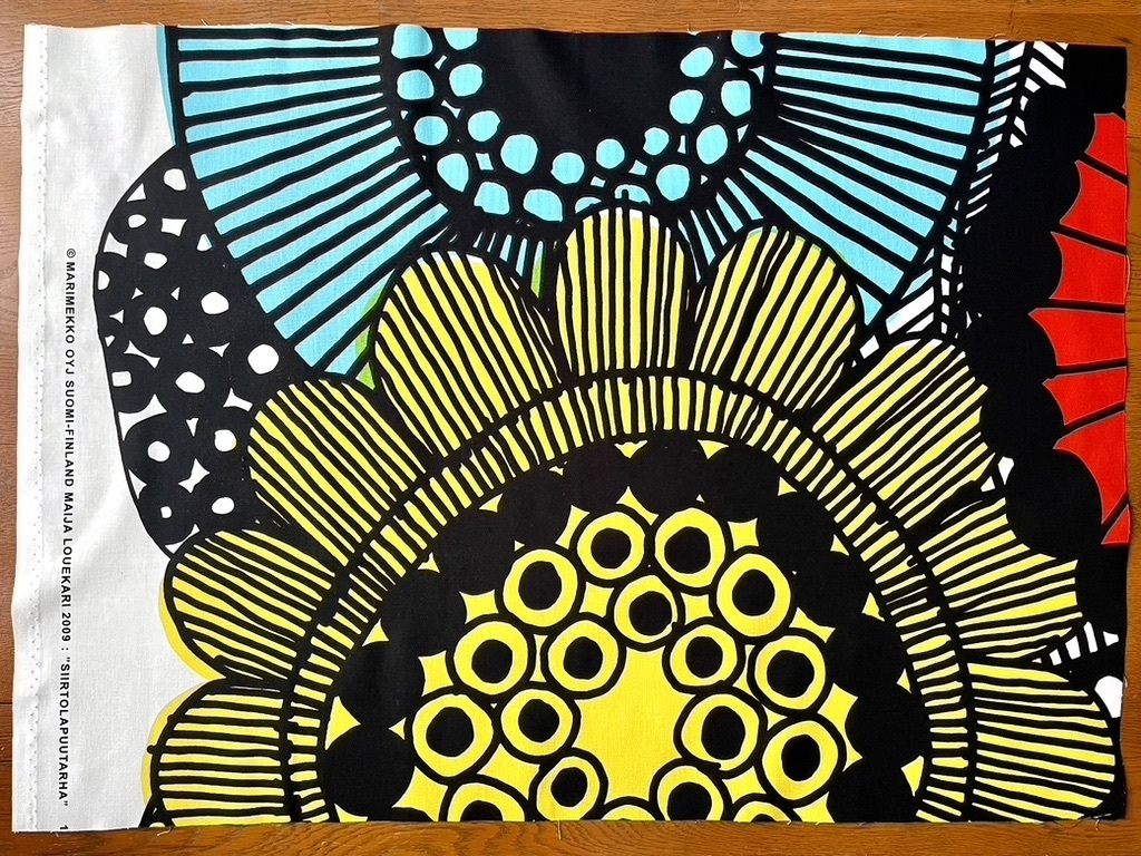 marimekko ハーフカットクロス/はぎれ シールトラプータルハ ホワイト×イエロー×レッド×ブラック 3 68×50cm マリメッコ拍卖