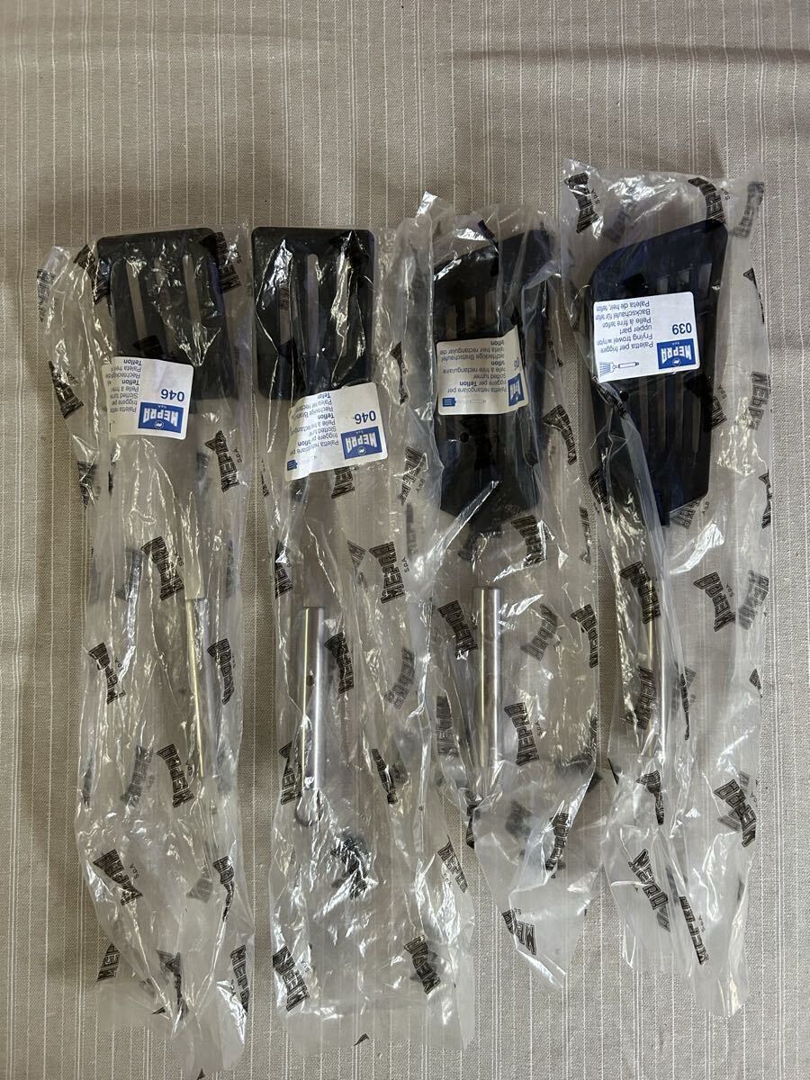 新品 MEPRA メプラ フライ返し 4本 高級 フライパン BBQ 黒 炒め物 イタリア グランピング ブラック拍卖