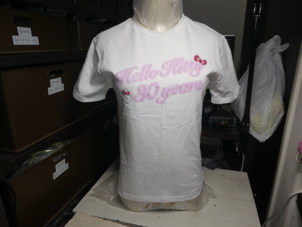 レア サンリオ Hello Kitty ハローキティ 30周年記念 Tシャツ 美品 サイズL 送料185円~拍卖