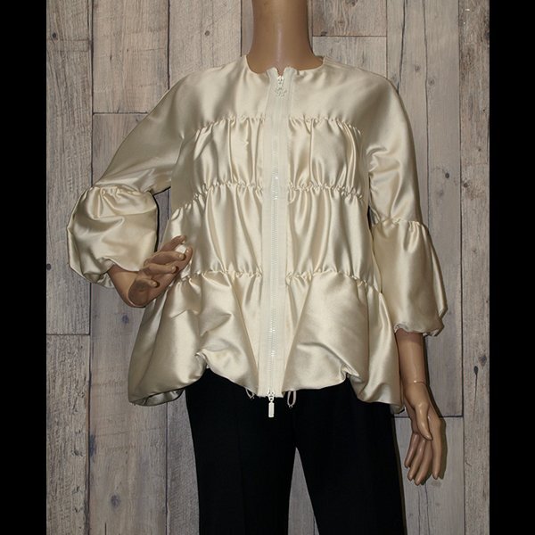 MONCLER◇モンクレール・フレアジャケット◇ライトクリーム 0サイズ クリーニング済み 美品拍卖