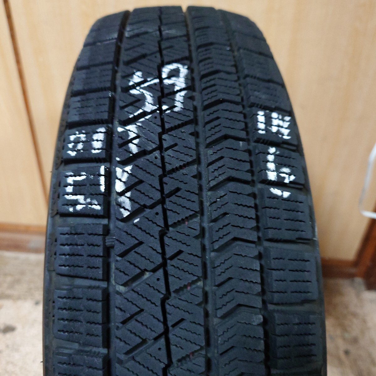 (中古26)ブリヂストン VRX2 155/65R14 75Q 22年製 IN・OUTあり BRIDGESTONE ブリザック BLIZZAK拍卖