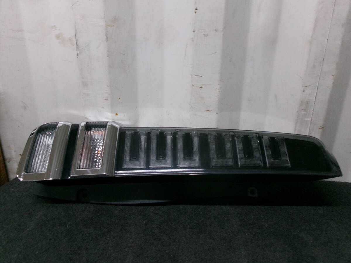 ☆ZRR80W VOXY 左テールランプ!28-243☆拍卖