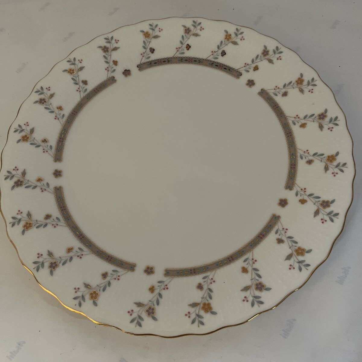 ル.ブランコ.エクシード.ボン byケイトのプレート拍卖