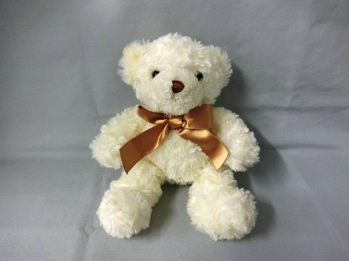 ドイツ ハーマン社 テディベア 全長:約23cm 座高:約16cm オフホワイト 白系 首にリボン付き Hermann Teddy 拍卖
