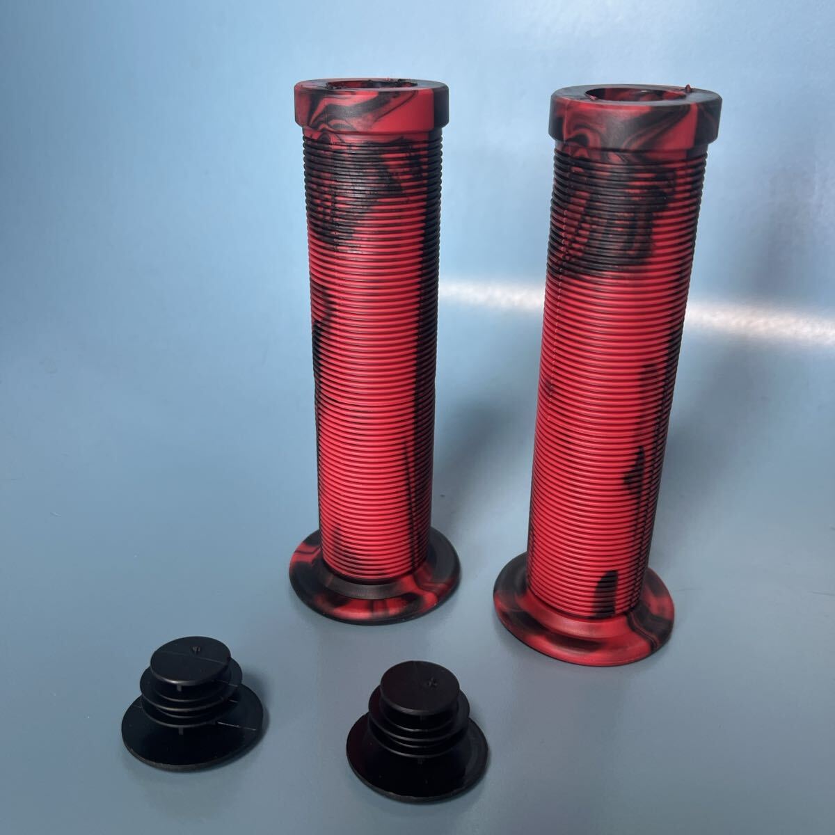 KHE BMX グリップ フランジ付き Acme 2TONE 赤 黒 新品 レッド ブラック KHE BIKES拍卖