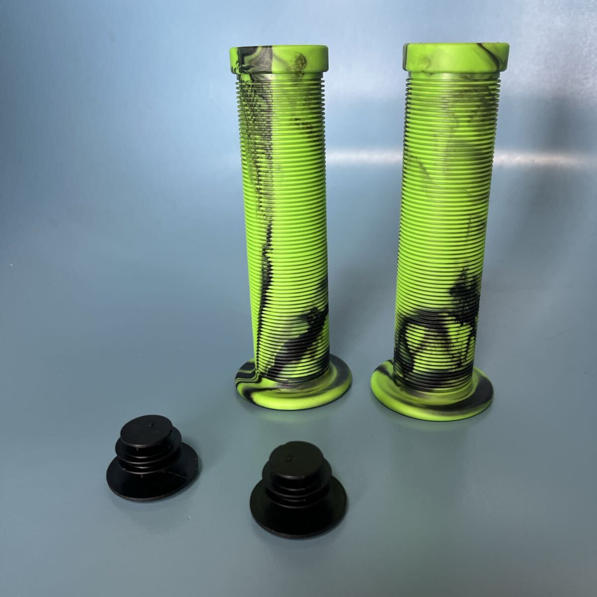 KHE BMX グリップ フランジ付き Acme 2TONE 緑 黒 新品 グリーン ブラック マーブル柄 KHE BIKES拍卖