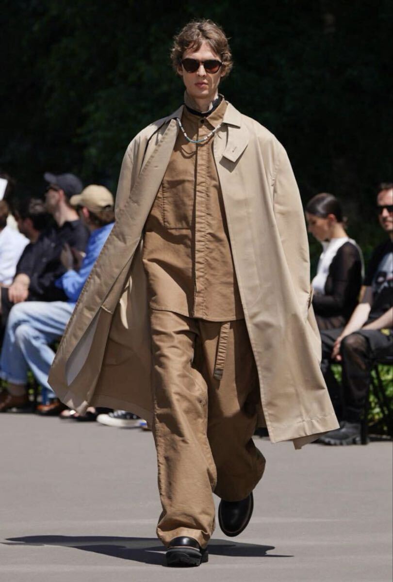 新品タグ付き sacai 24SS バックプリーツ トレンチコート 24-03315M サイズ2 ステンカラーコート ベージュ拍卖