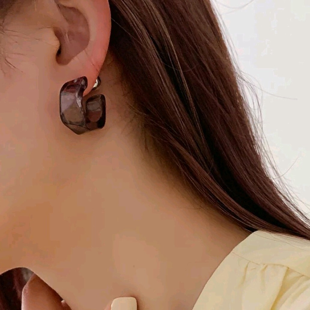 クリアキューブピアス ブラック シルバーボールキャッチ 2way アクリル C型 #46拍卖