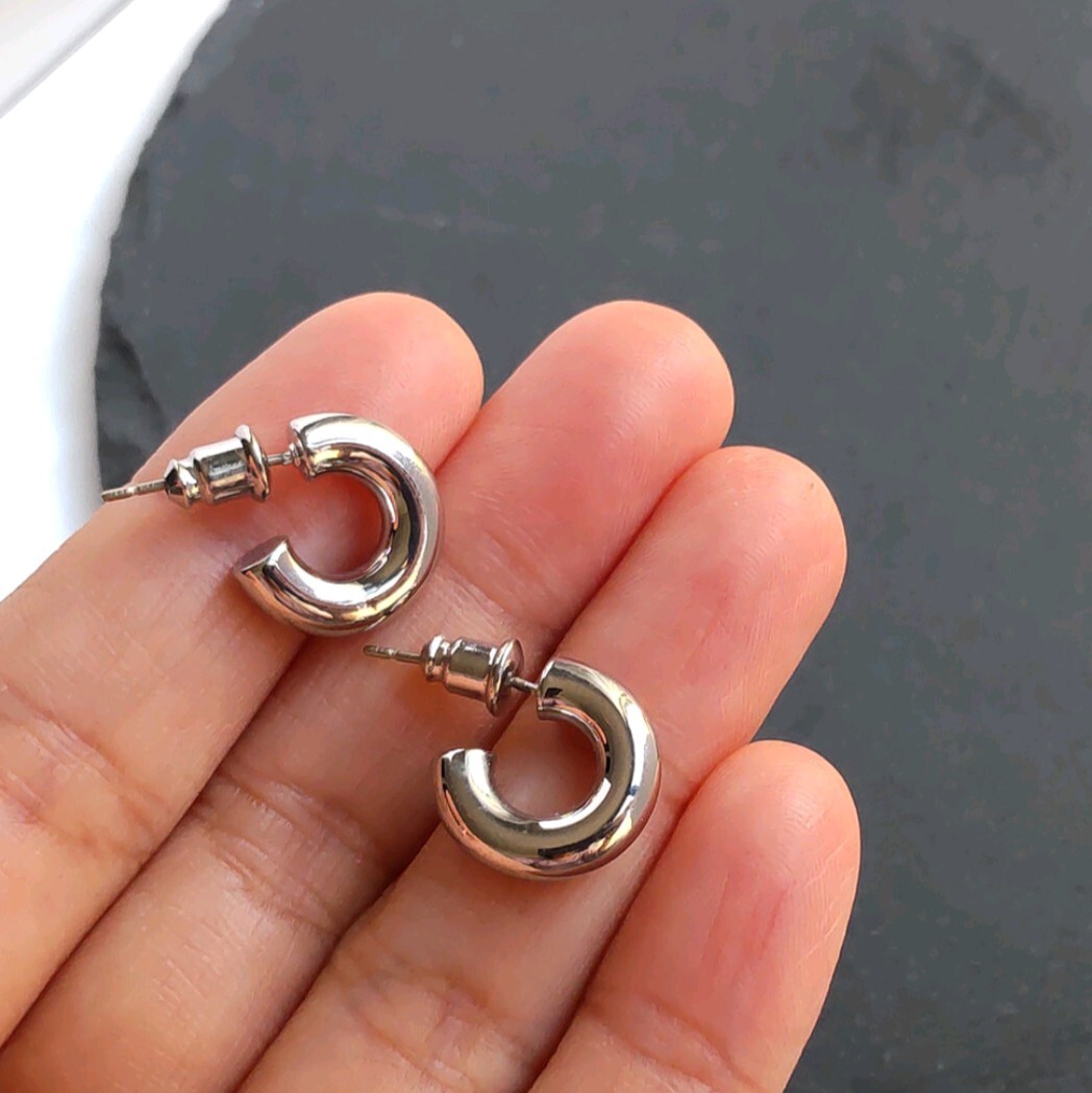 チャンキーフープピアス シルバー ミニ 匿名配送 小ぶり s925ポスト #22拍卖