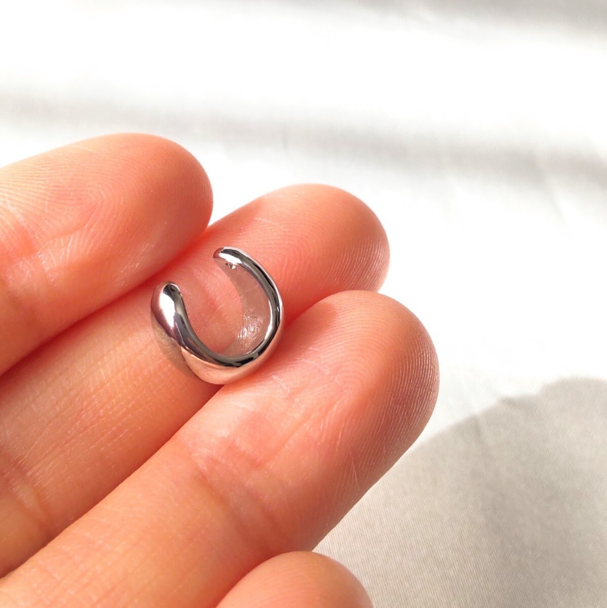 メタル ミニイヤーカフ シルバー シンプル 片耳用 韓国 小ぶり #66拍卖