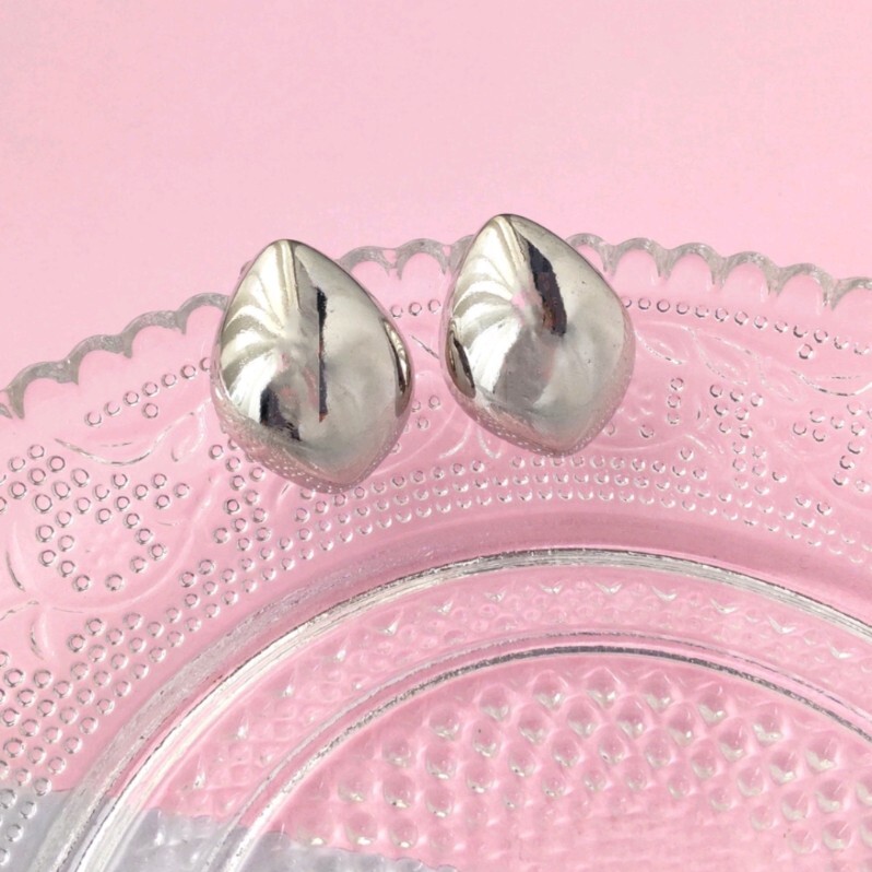 ぽってり 大ぶりティアドロップピアス シルバー 大ぶり 韓国 雫 匿名配送 #68拍卖