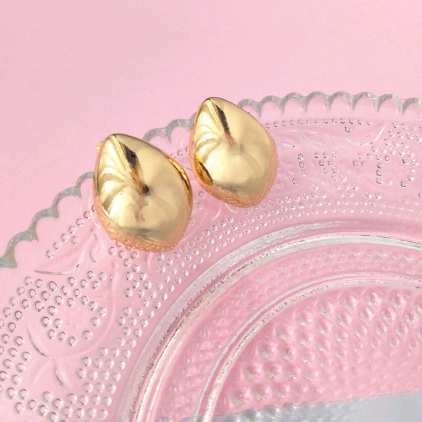 ぽってり 大ぶりティアドロップピアス ゴールド 韓国 雫 匿名配送 #68拍卖