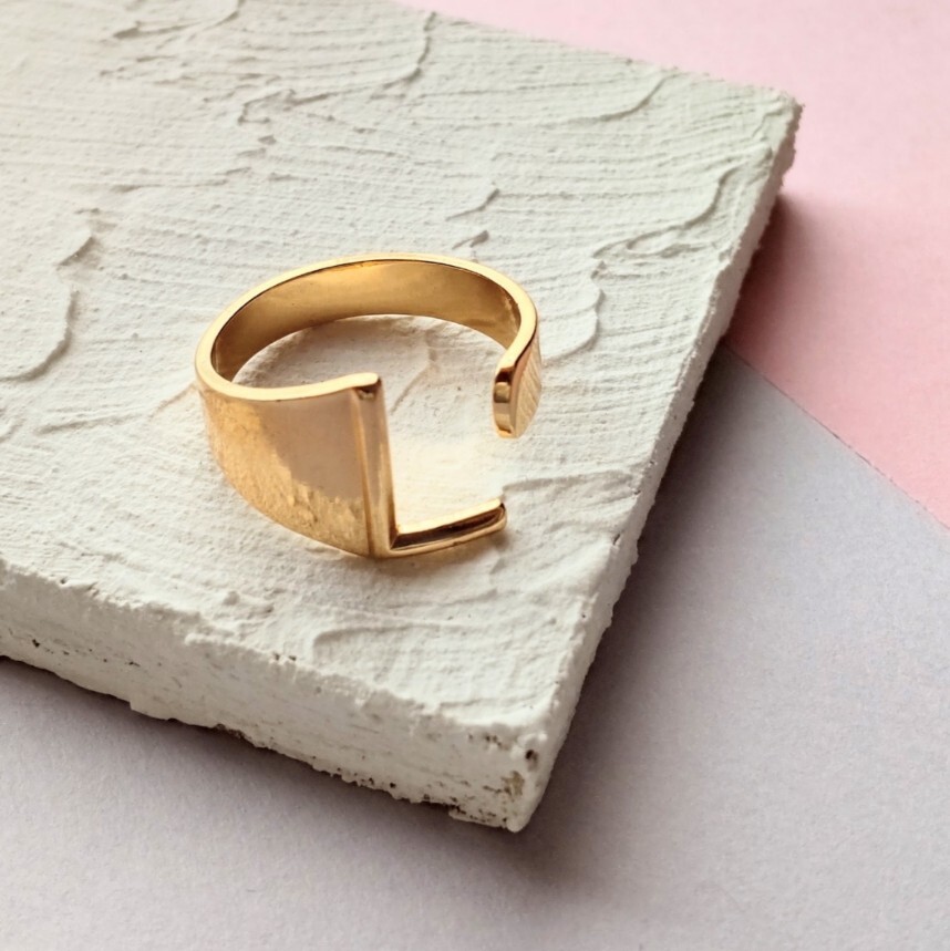 【推し活におすすめ】イニシャル オープンリング L ゴールド 指輪 ペア 韓国 推し活 #74拍卖