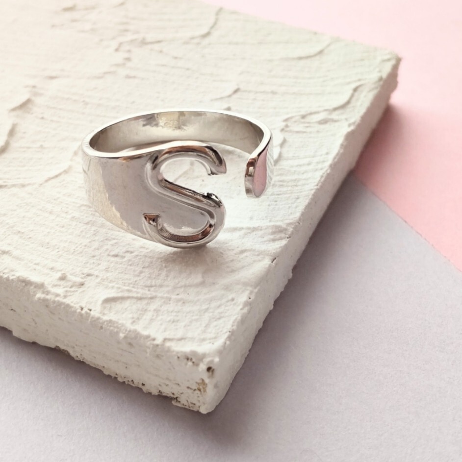 【推し活におすすめ】イニシャル オープンリング S シルバー 指輪 ペア 韓国 推し活 #74拍卖