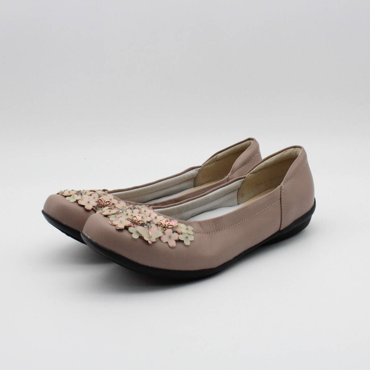 35■新品♪神戸 オアシス 幅広バレエシューズ(23.5cm)拍卖