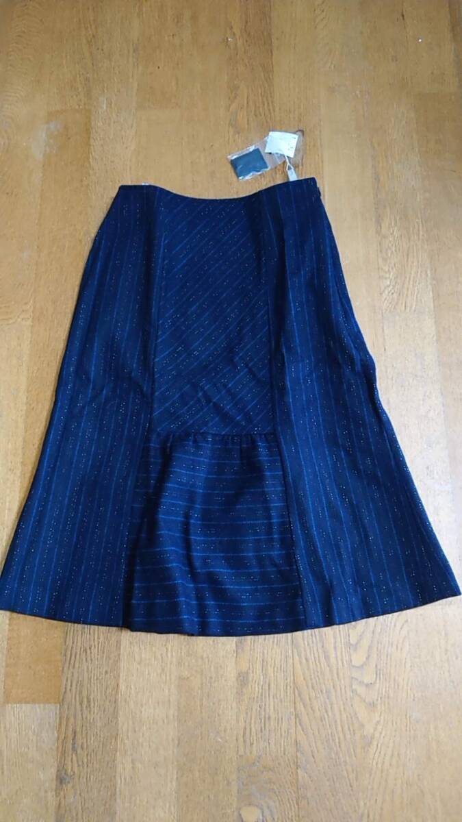 ☆LoisCRAYON(ロイスクレヨン)☆新品未使用☆黒or黒紺☆シンプルかわいいミモレ丈スカート♪拍卖
