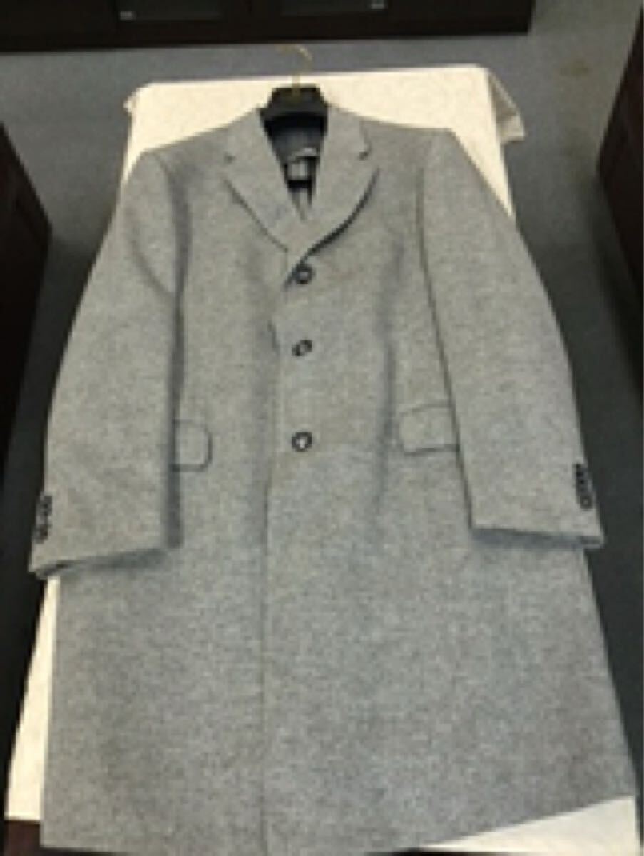☆彡【新品】イタリア高級名門ブランドCarnelianiブランド冬コート(ライトグレー)拍卖