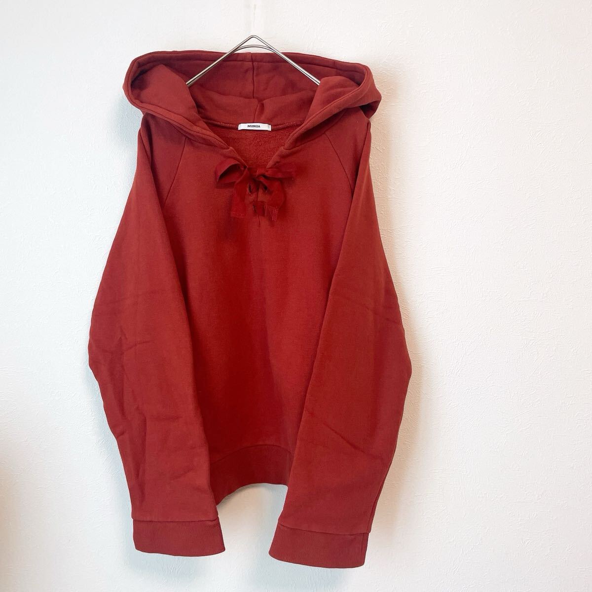 ムルーアMURUA プルオーバー 長袖 スウェットパーカー レースアップ フーディー トレーナーMサイズ テラコッタ リボン テラコッタ トップス拍卖