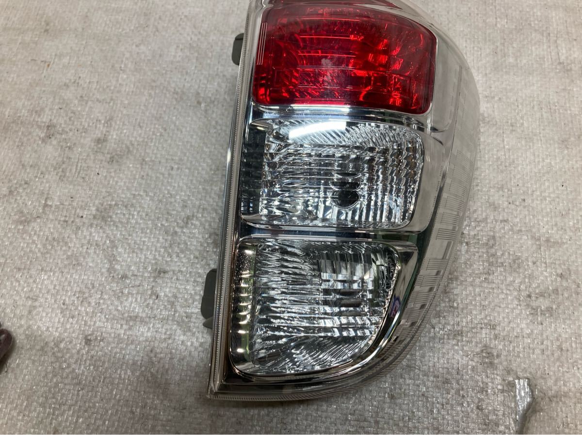 トヨタ 純正 ラッシュ 《 J200E 》 右テールランプ P31500-25004498拍卖