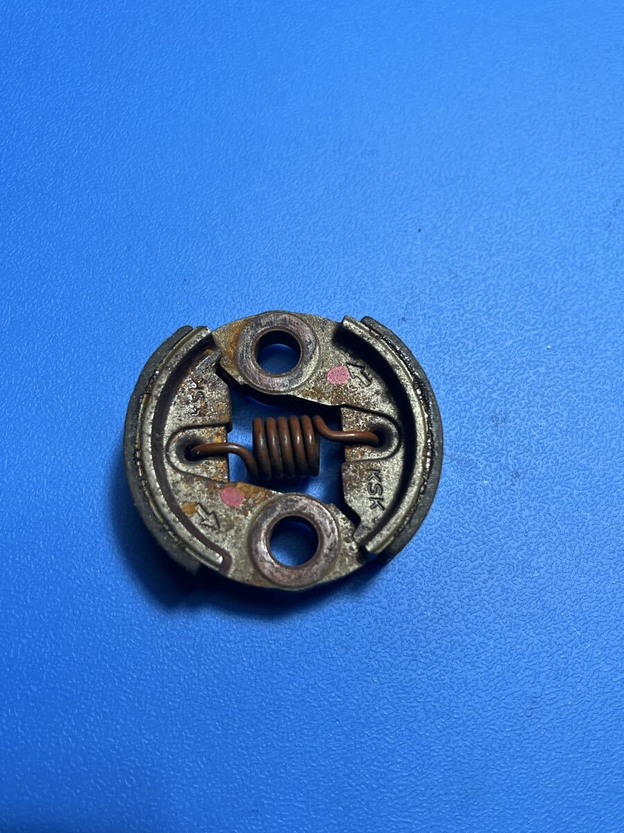 草刈機刈払機部品遠心クラッチ ゼノアG2K/BC260F/BK2600/2400/BC2611/2610/BC2620EZ/BC2650hb/BK2650hb/イセキSZX2300/リョービEKK230等へ拍卖