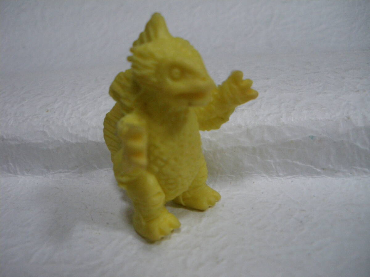 丸越 ゲスラ 黄 大版 怪獣消しゴム HG 正規 ヴィンテージ 初期生産 ウルトラ怪獣 名鑑 ウルトラマン 同梱可拍卖